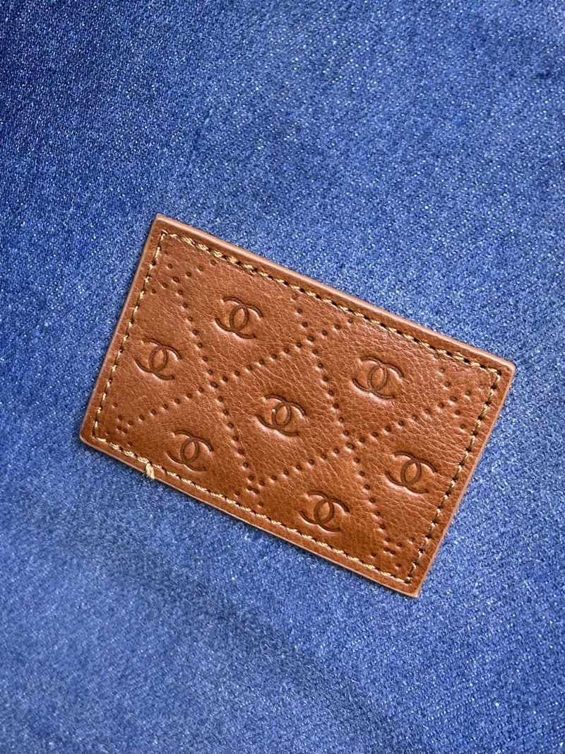 Ch**el shopping bags